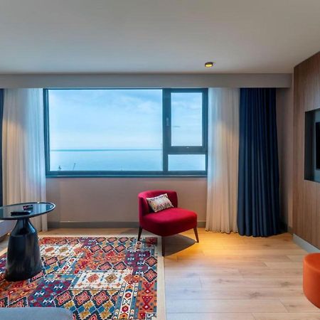 Mercure Trabzon Hotel Bagian luar foto A suite at the hotel