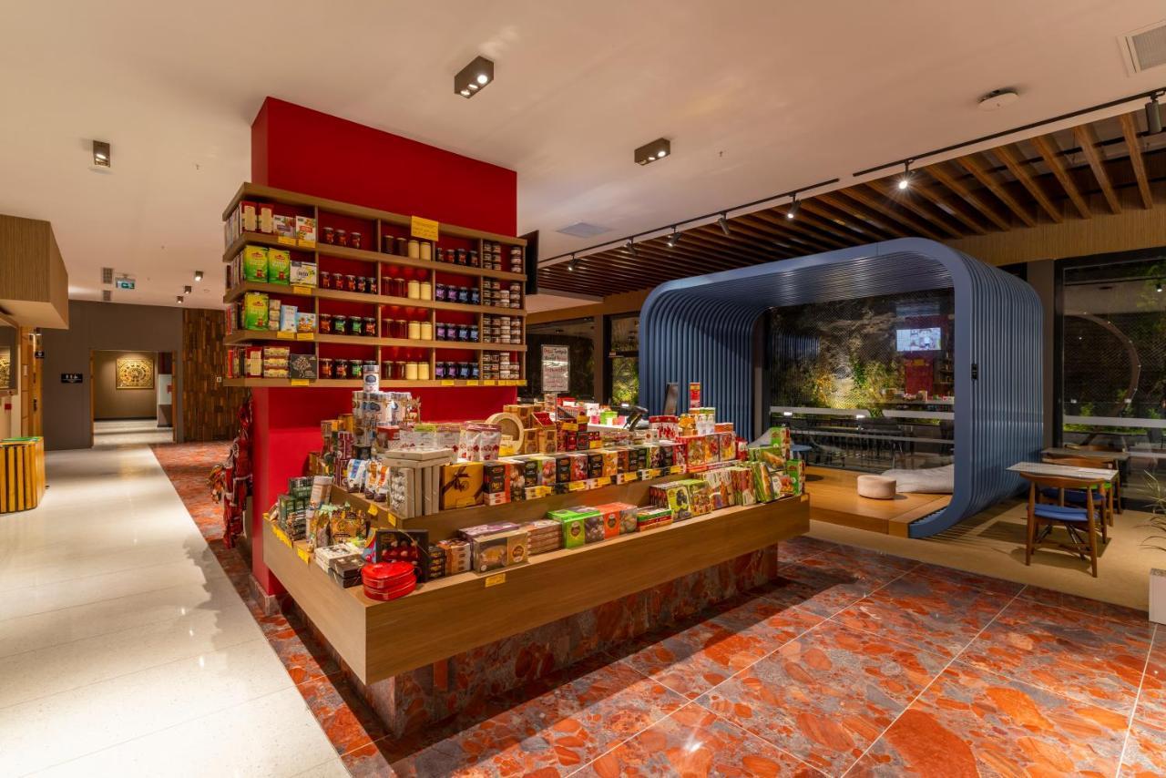 Mercure Trabzon Hotel Bagian luar foto The Coffee Bean & Tea Leaf in Hong Kong