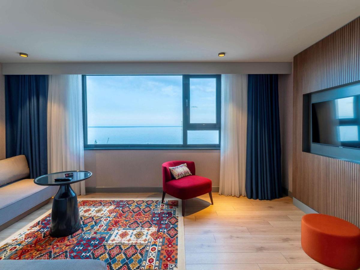 Mercure Trabzon Hotel Bagian luar foto A suite at the hotel