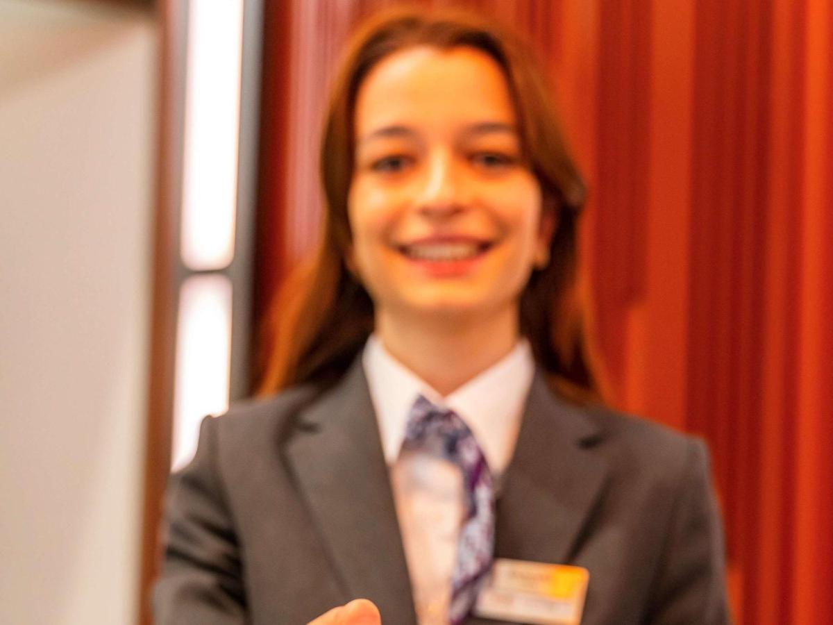 Mercure Trabzon Hotel Bagian luar foto A concierge at the Mandarin Oriental, Tokyo