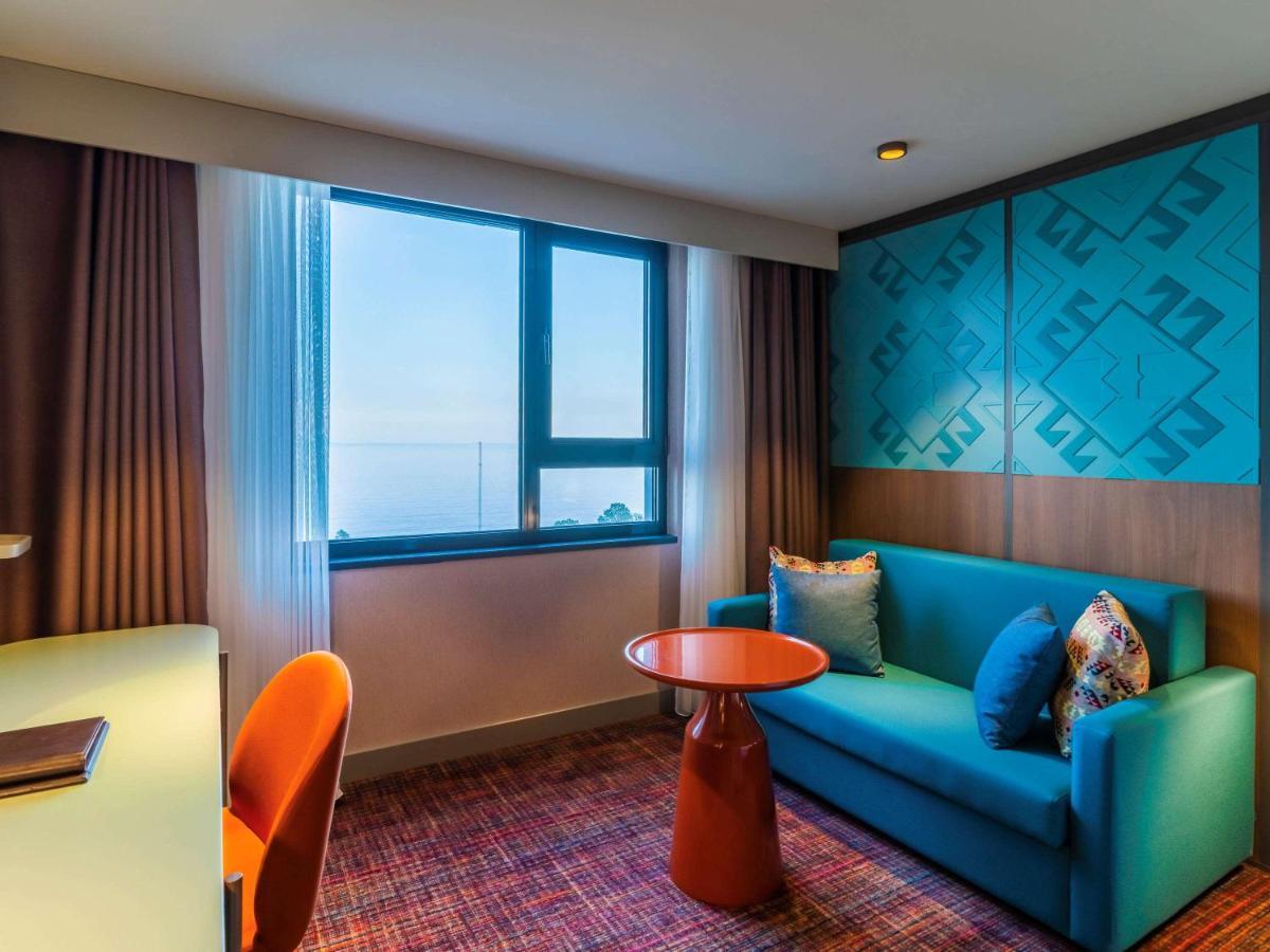 Mercure Trabzon Hotel Bagian luar foto A suite at the hotel
