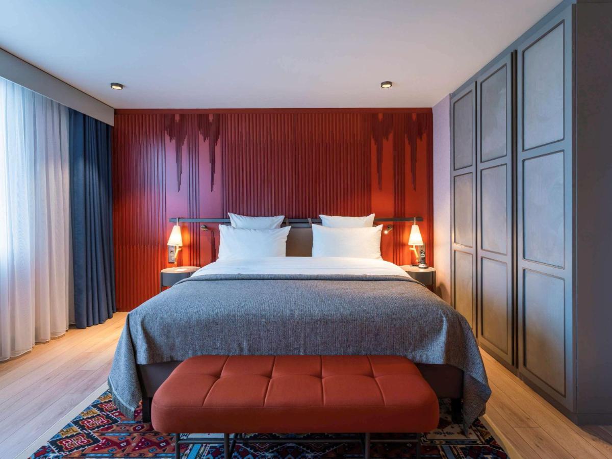Mercure Trabzon Hotel Bagian luar foto A bedroom at the hotel