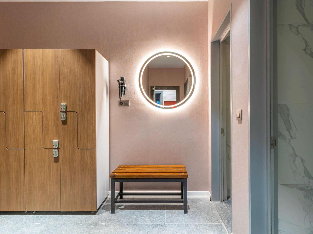 Mercure Trabzon Hotel Bagian luar foto The locker room